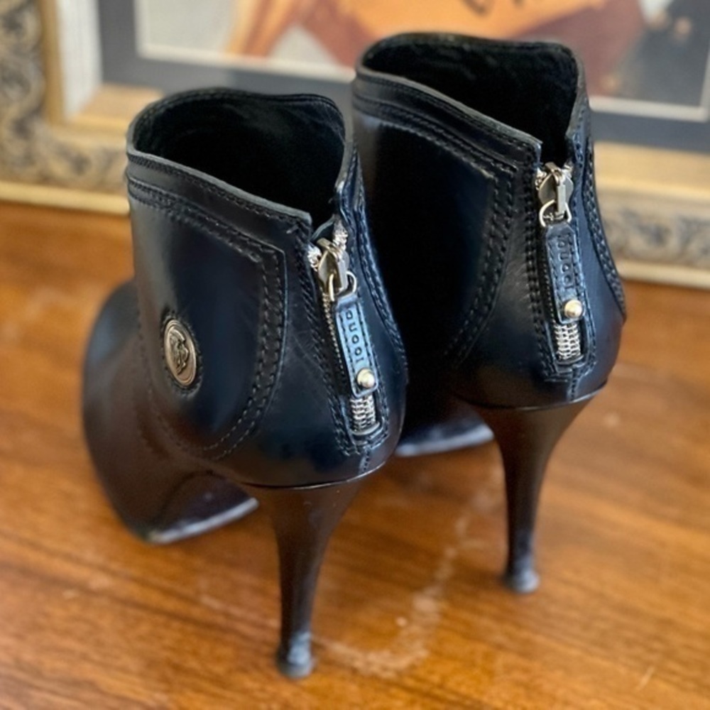 Beautiful 100% authentic Gucci black leather high heeled booties! - Picture 7 of 13